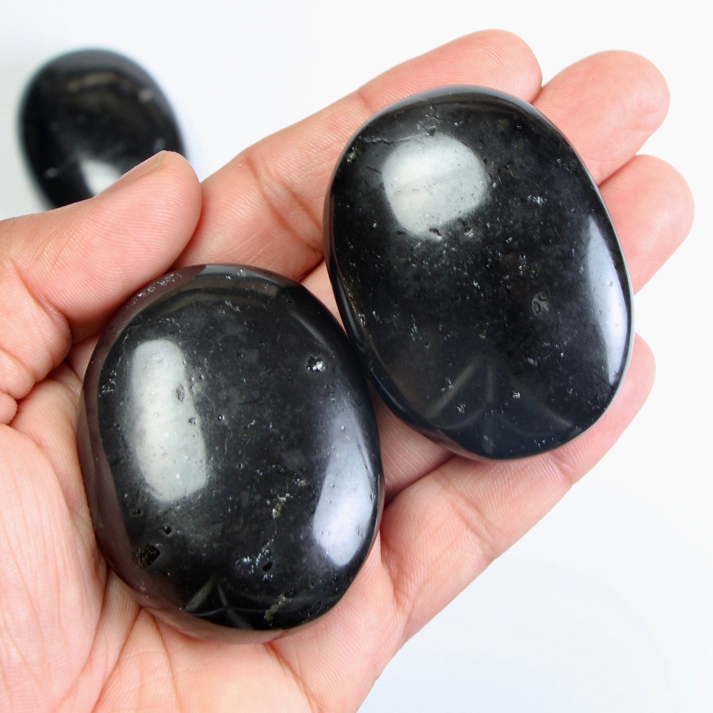 Black Tourmaline Palm Stone, Black Tourmaline palm stones Protective Tourmaline Crystals - Healing Crystal for Energy, Meditation, and Balance