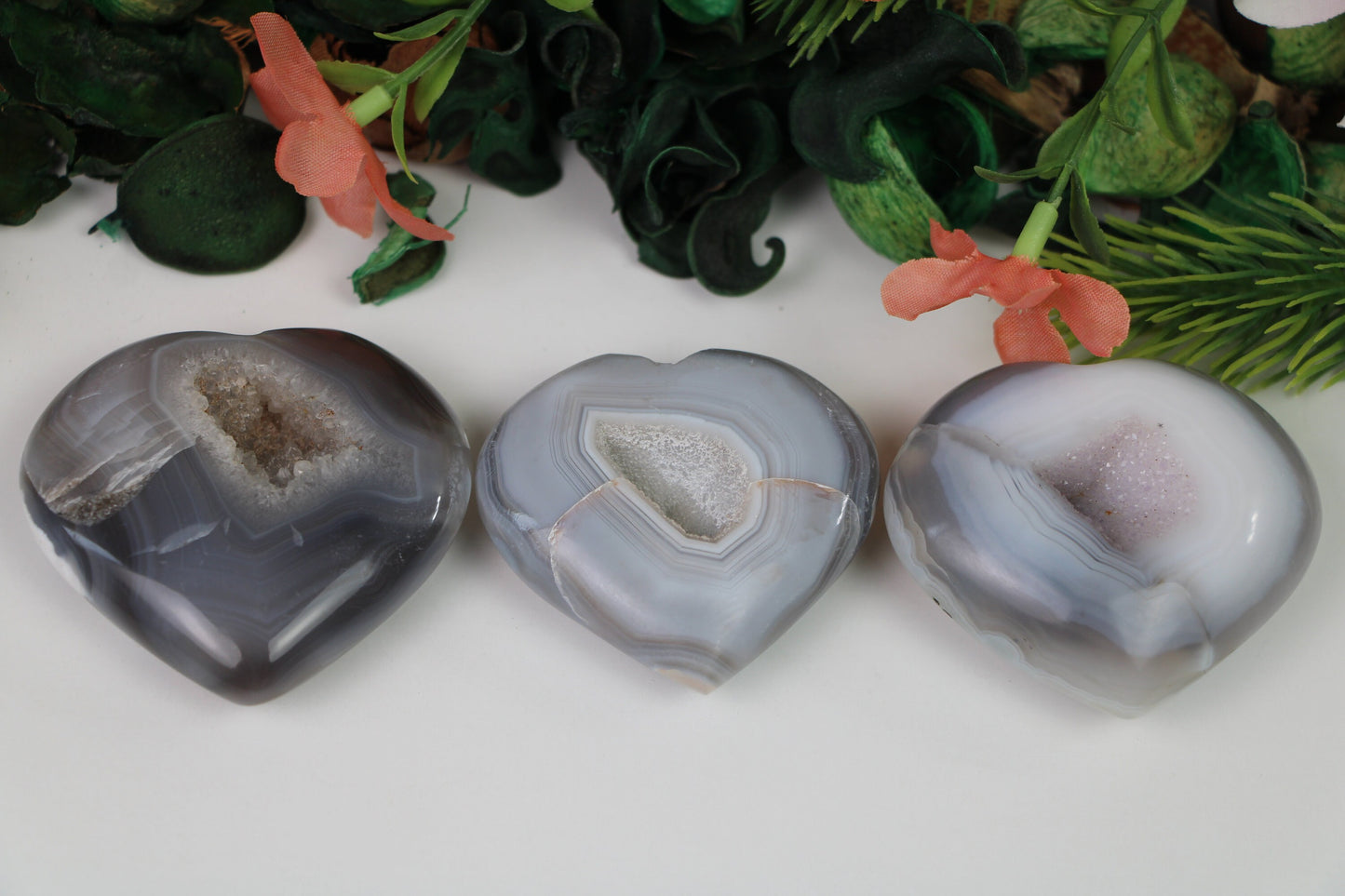 Gray Agate Druzy Quartz Heart, Gray Crystal Geode Agate Heart Carving, Healing Druzy agate - Healing Crystal for Energy, Meditation, and Balance