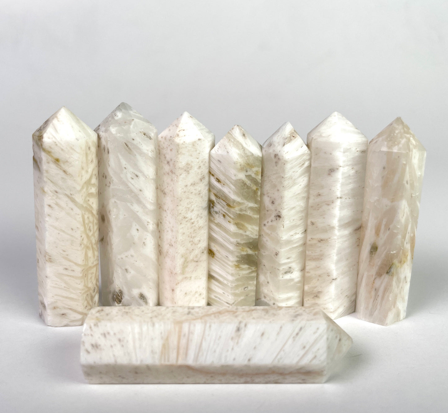 Scolecite Crystal Tower Point, Scolecite Healing crystal tower, Scolecite terminated crystal Single points - Healing Crystal for Energy, Meditation, and Balance