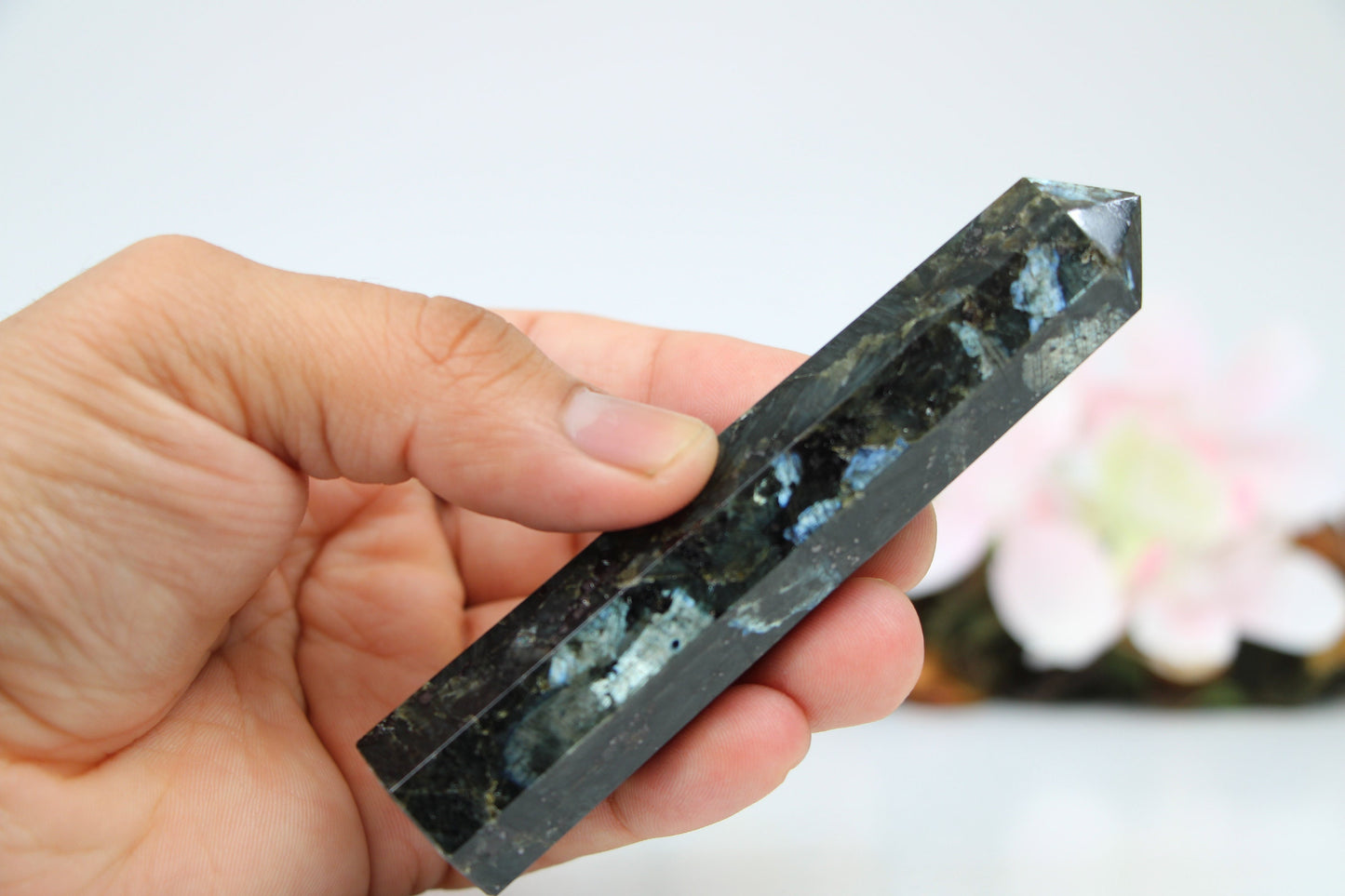 Healing Crystal for Meditation and Chakra Balancing