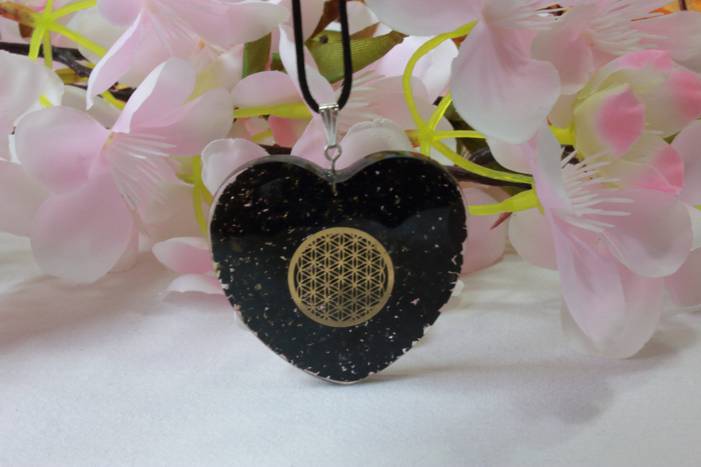 Heart Orgone Pendant | Flower Of Life | Black Tourmaline Orgonite Pendant |Orgonite Pendant | Orgone Necklace | Reiki Pendant - Healing Crystal for Energy, Meditation, and Balance