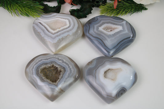Natural Flower Agate Druzy Quartz Heart, Crystal Geode Agate Heart Carving, Healing Druzy agate Heart - Healing Crystal for Energy, Meditation, and Balance