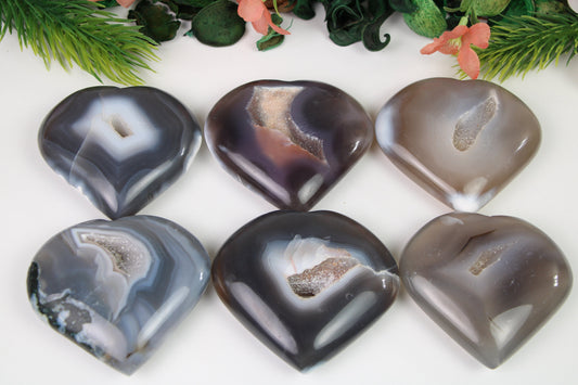 Gray Agate Druzy Quartz Heart, Natural Crystal Geode Agate Heart Carving, Healing Druzy Gray agate - Healing Crystal for Energy, Meditation, and Balance