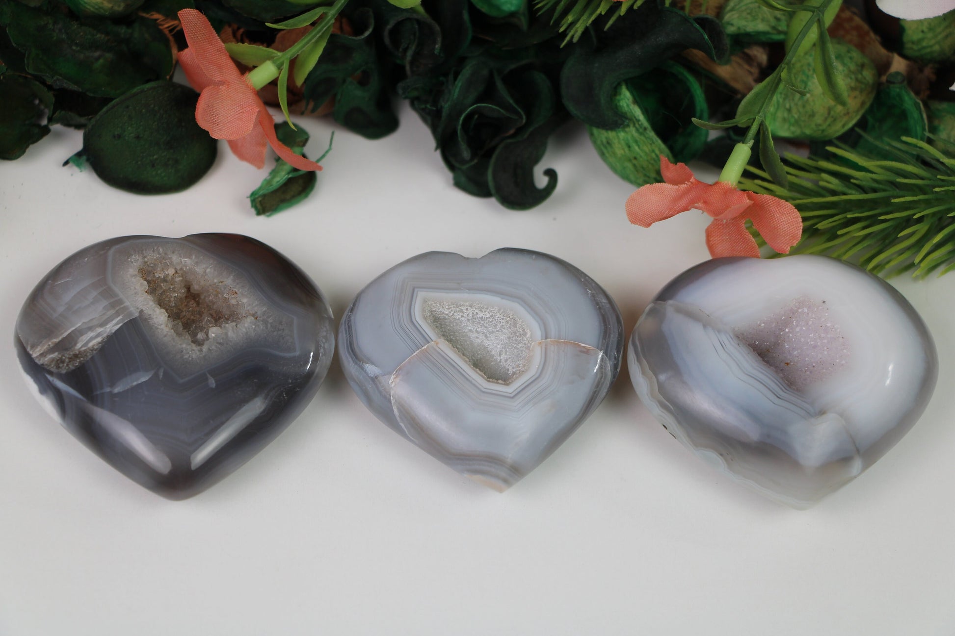 Gray Agate Druzy Quartz Heart, Gray Crystal Geode Agate Heart Carving, Healing Druzy agate - Healing Crystal for Energy, Meditation, and Balance