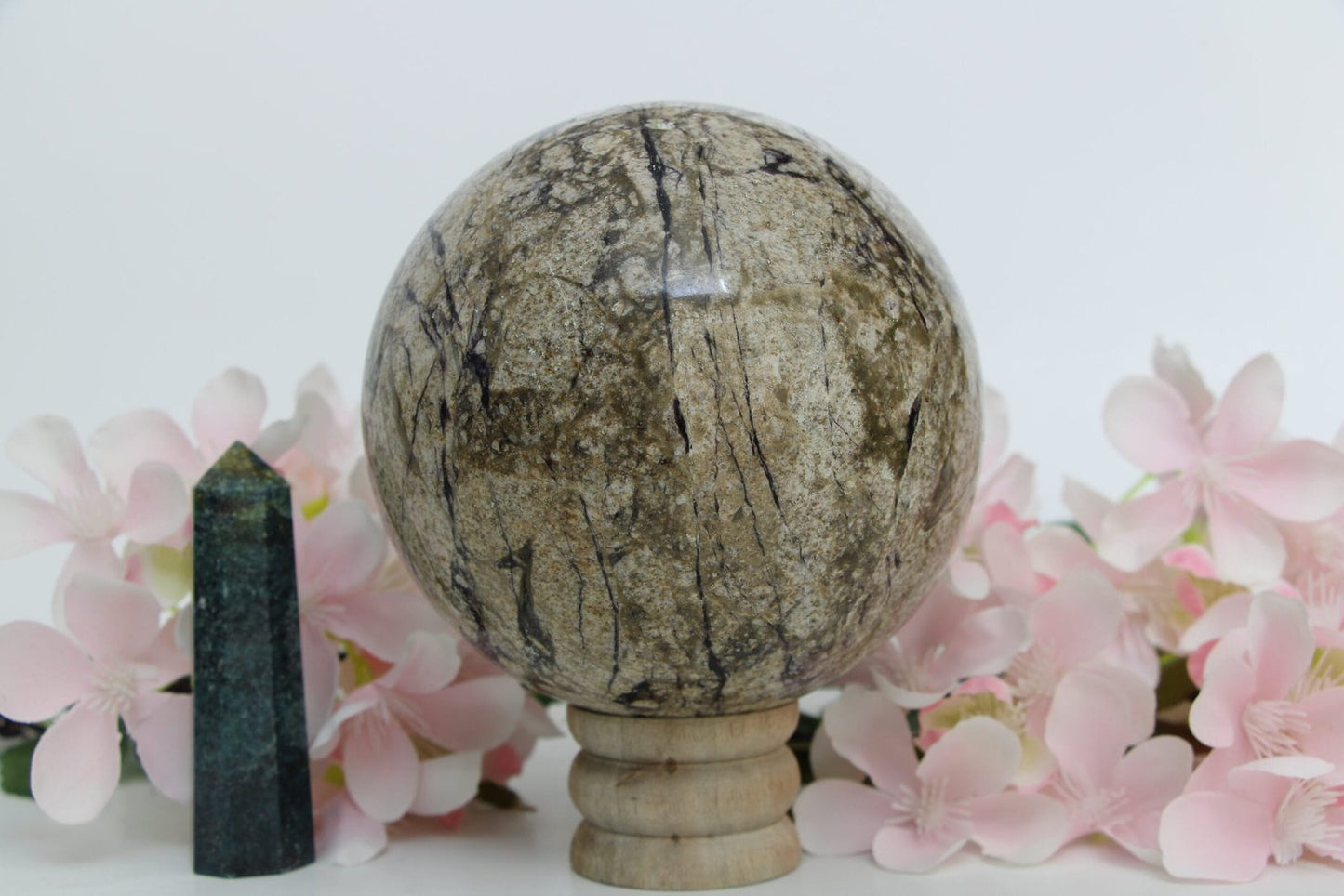 Healing Crystal for Meditation and Chakra Balancing