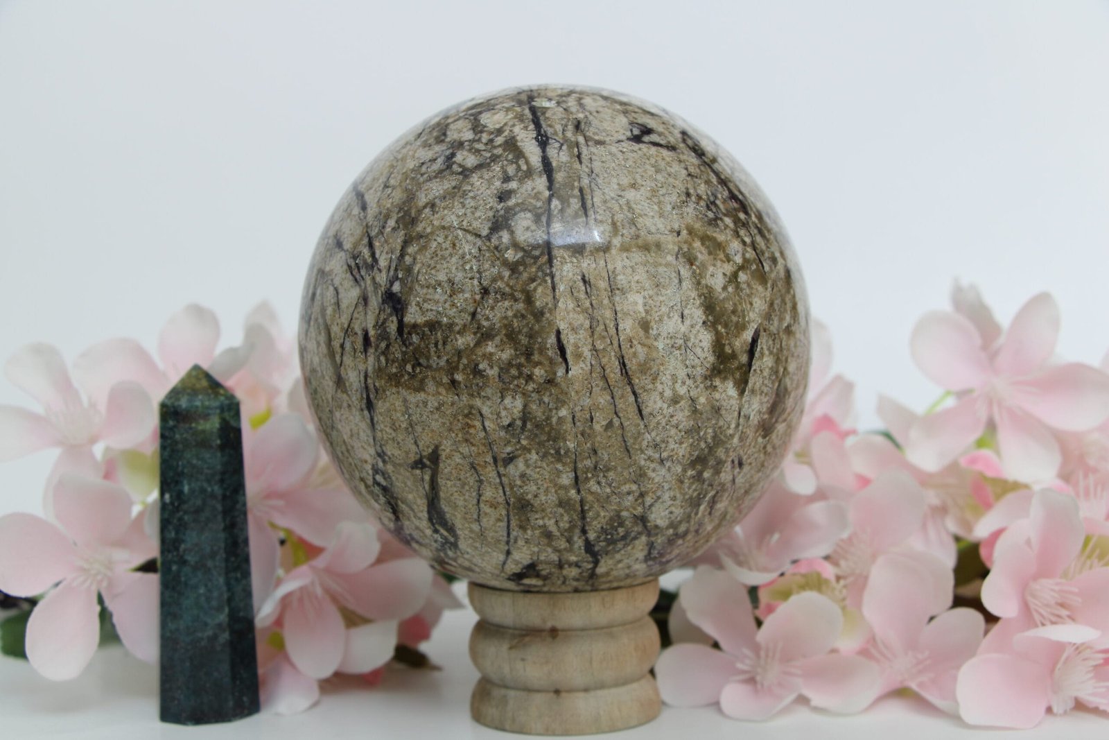 Healing Crystal for Meditation and Chakra Balancing
