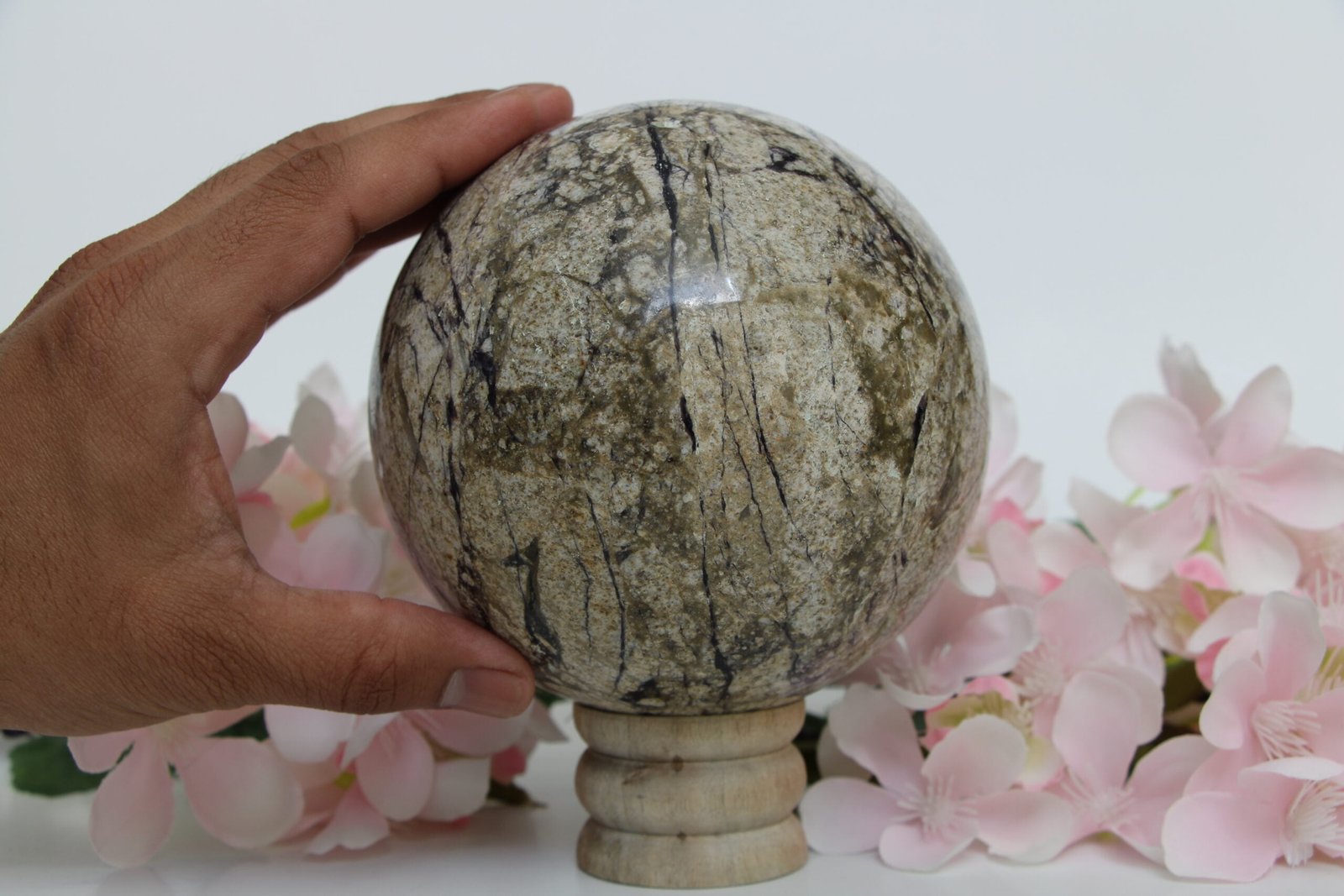 Healing Crystal for Meditation and Chakra Balancing