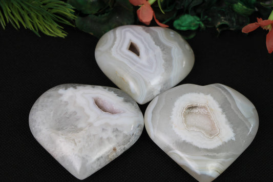 Natural White Flower Agate Druzy White Quartz Heart, Crystal Geode Agate Heart Carving, Healing Druzy agate White Crystal - Healing Crystal for Energy, Meditation, and Balance