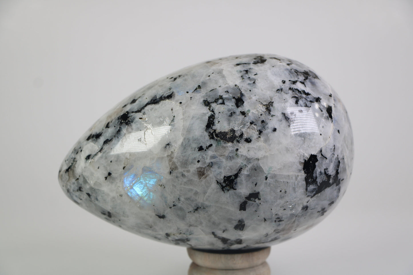 Healing Crystal for Meditation and Chakra Balancing